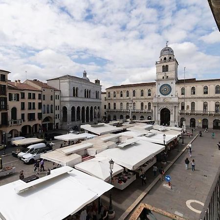 Enjoy Home - Appartamento Orologio, Piazza Dei Signori Падуя Экстерьер фото
